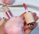 Lip Gloss com Chaveiro Pompom Shiny Bobbi Rara - Brilho Espelhado e Hidratação